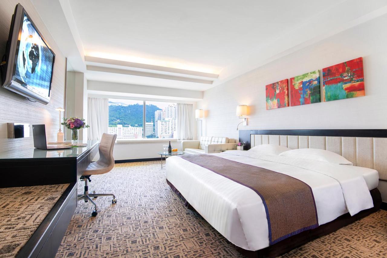 Regal Riverside Hotel Хонконг Екстериор снимка
